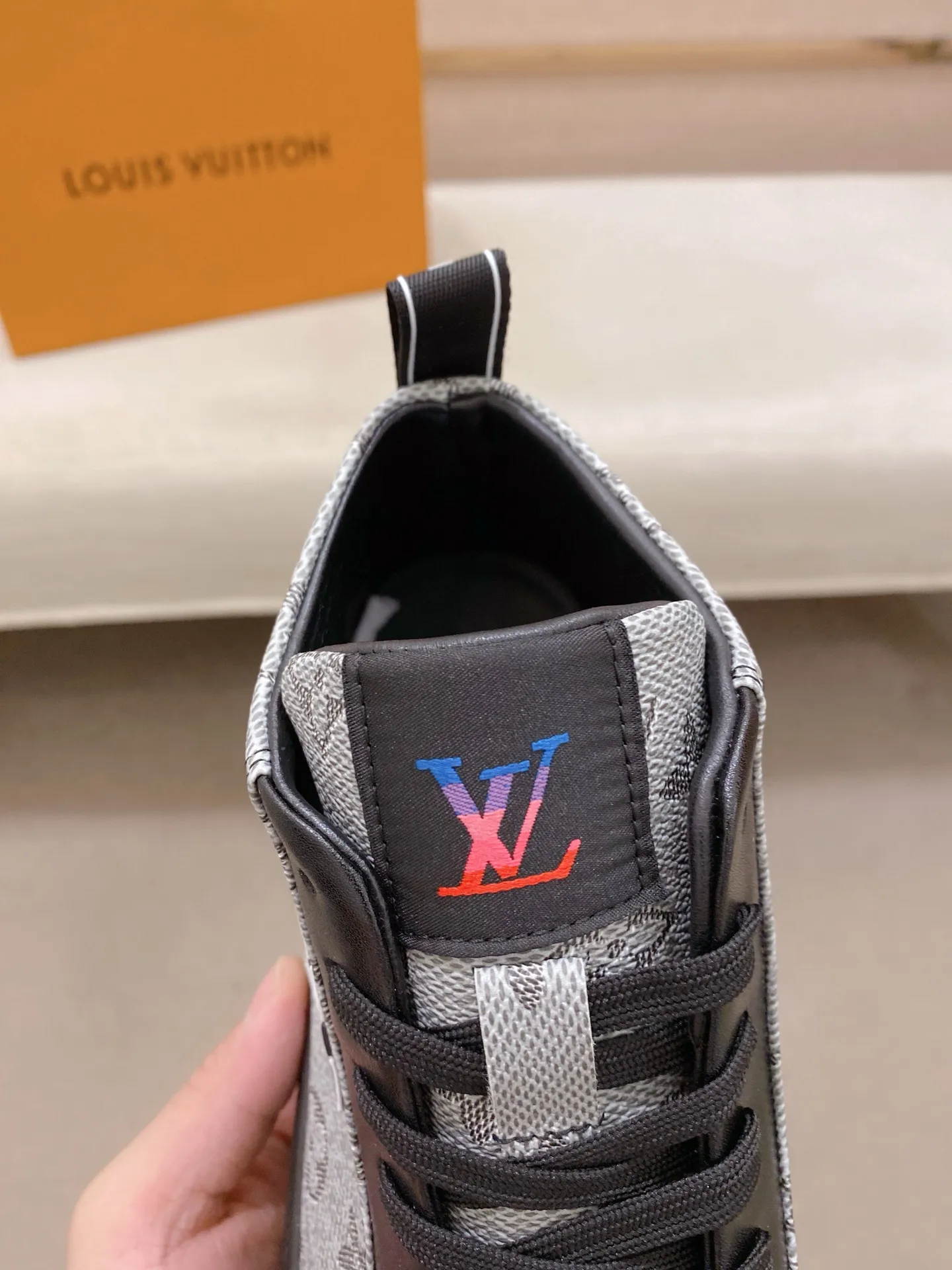 Factory price: 442💰🎉🎉LV~Louis Vuitton trendy men's shoes, new shipments, latest matching, same style as the official website, super high quality, hot selling in season [strong][strong][strong]Selected first-layer cowhide, comfortable sheepskin lining, original last, comfortable on the feet, wear-resistant rubber outsole, size: 38-44.